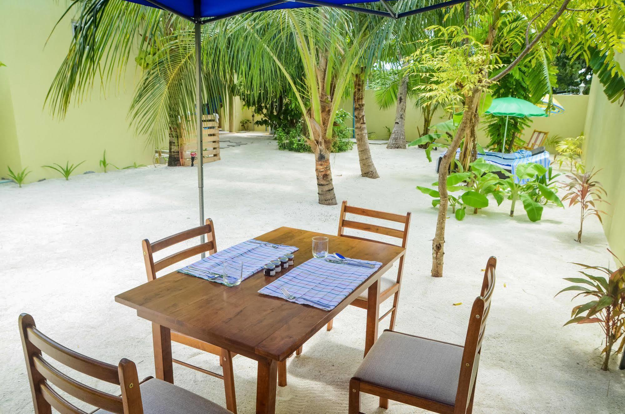 Whale Shark Inn Maamigili Extérieur photo